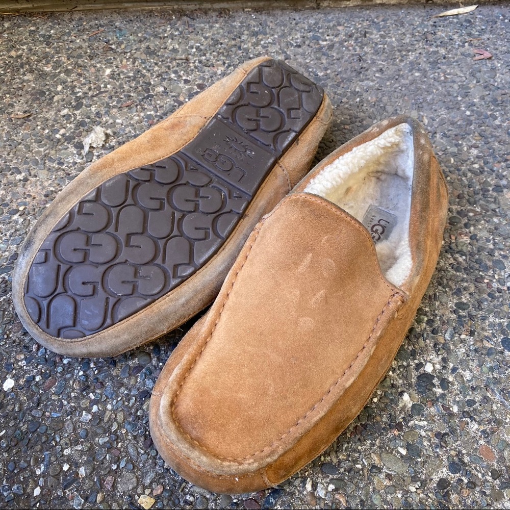 Tan UGG Moccasins, UGGs Men's 10